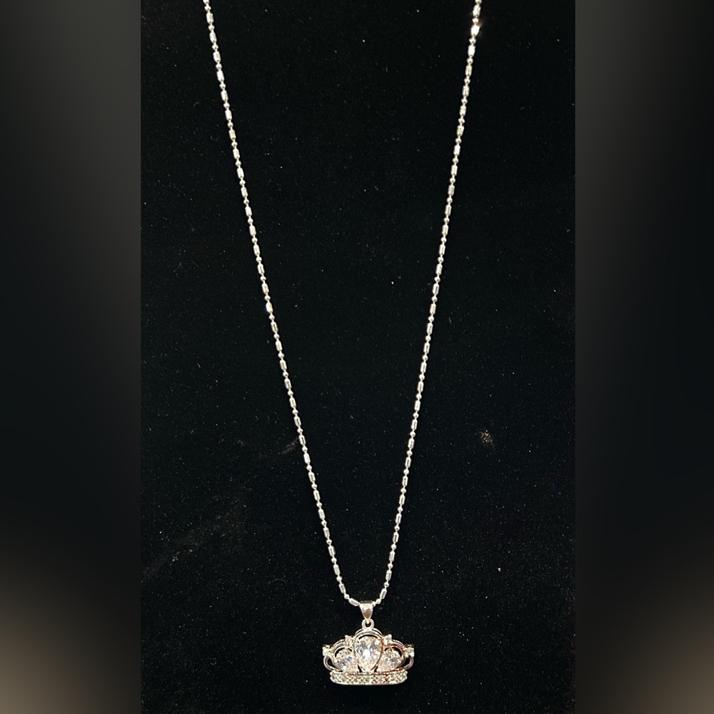 Silver necklace & pendant